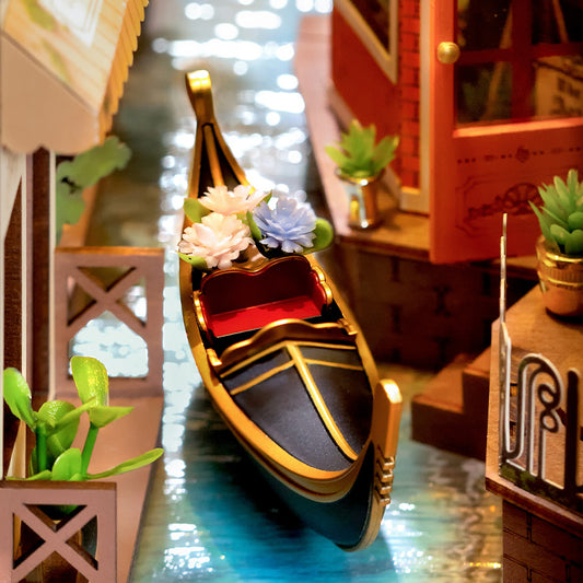 Rolife Romantic Venice DIY Book Nook Kit