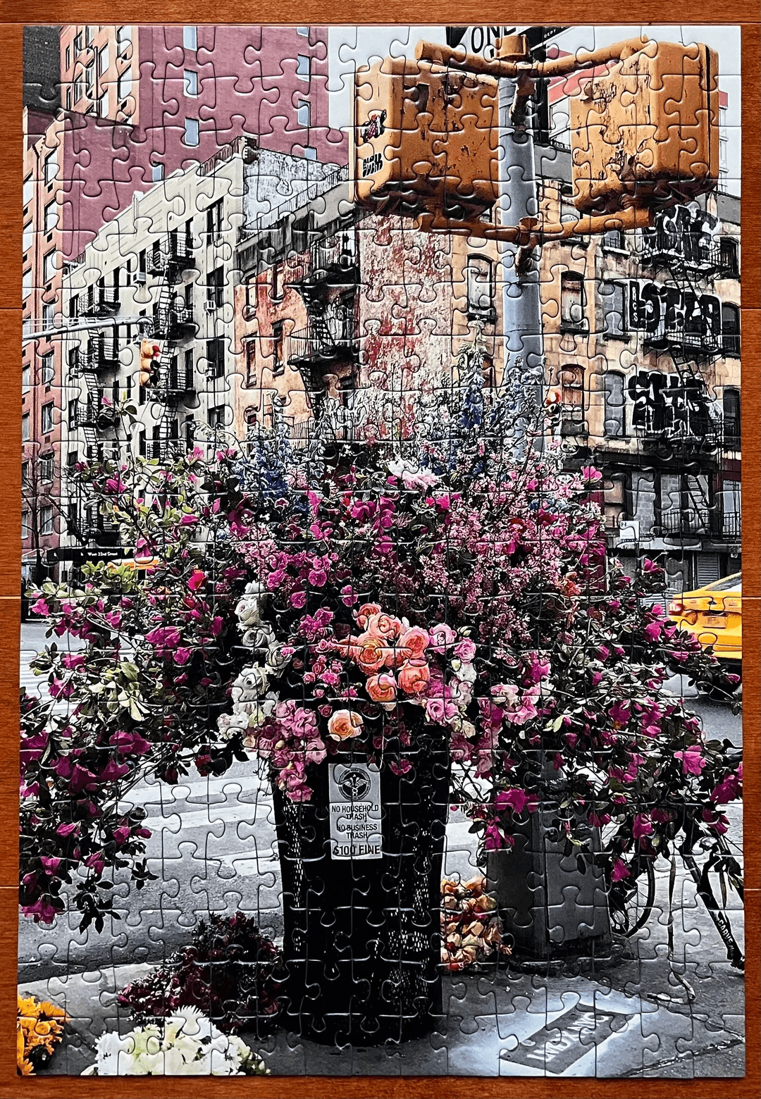 Ravensburger Flowers in New York 300pcs | Puzzle Moment Series | City Floral Theme Jigsaw