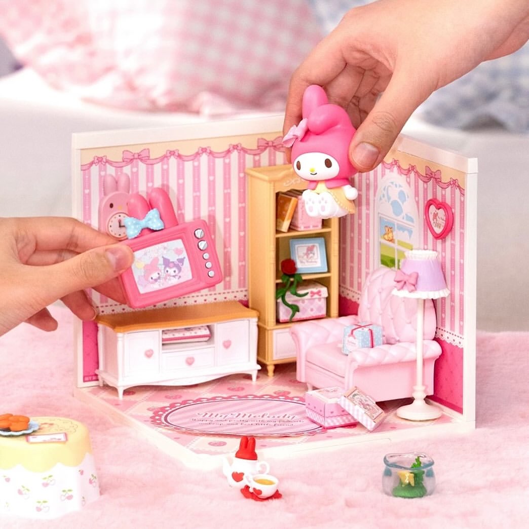 Rolife Super Creator My Melody Dreamy Living Room DIY Miniature House Kit